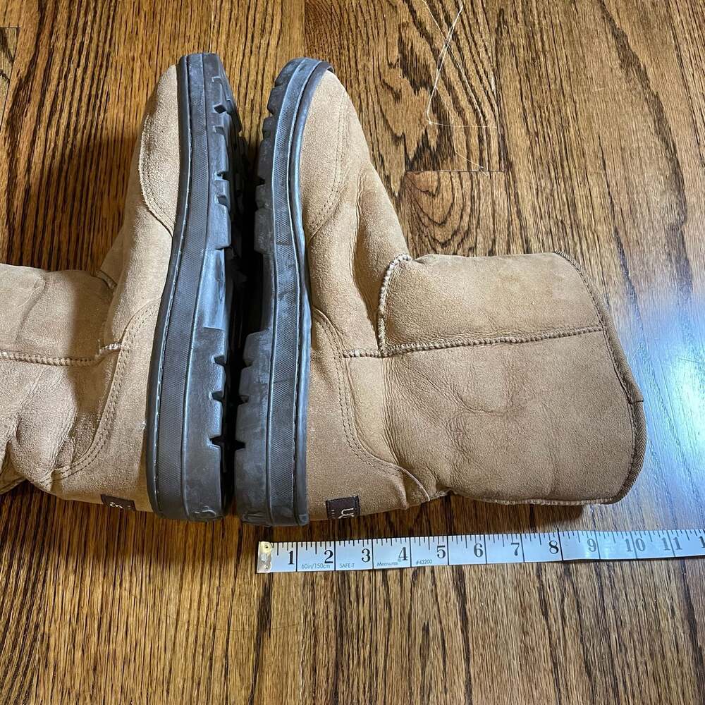 UGG Australia Mens 5220 Chestnut Sheepskin Boots Size M12 Made in New Zealand - Picture 2 of 8